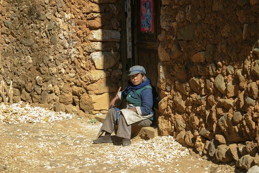 E0108201 - Village Near Lijiang
