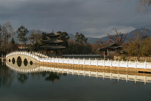 E0108386 - Black Dragon Pool