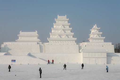F1230437 - Snow Monuments Park
