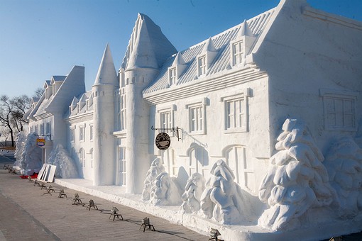 G1230465 - Snow Statues 2007