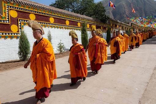 O0928551 - Tibetan Procession