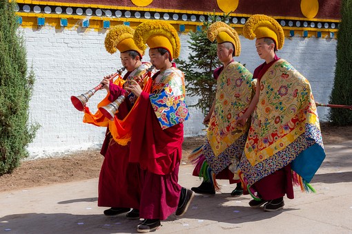 O0928561 - Tibetan Procession