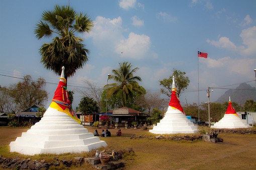 J0208421 - Three Pagodas Pass