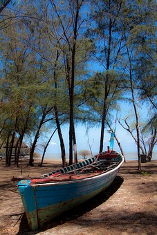 J0412393 - Hat Sam Phraya