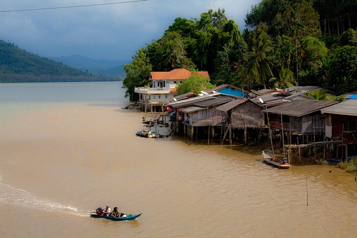 J1219352 - La-Un River