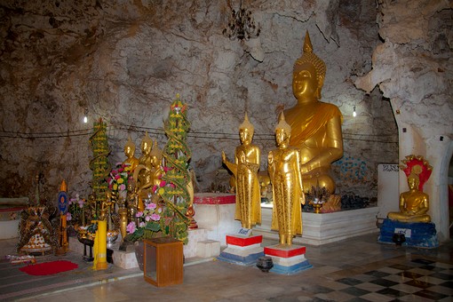 L0205195 - Wat Tham Phon Sawan