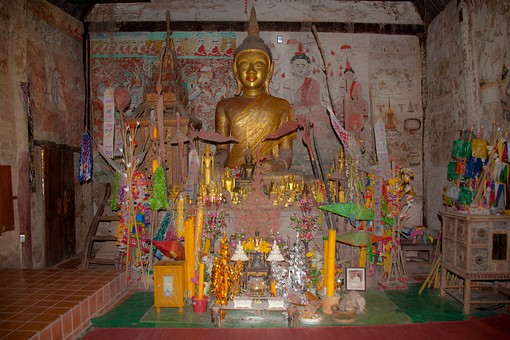 L1214220 - Wat Pho Chai Na Phue