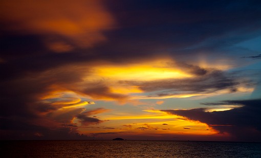 N0430308 - Sunset On Siam Golf