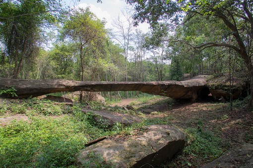 T0525035 - Tha Li Natural Bridg